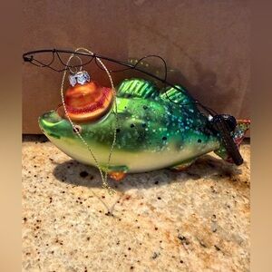 🎁 Christmas Fish Ornament